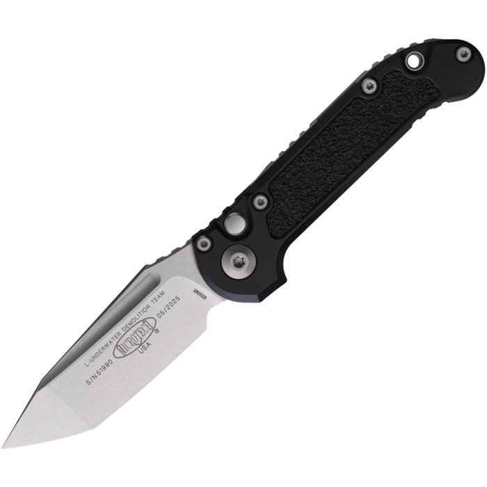 MCT113610 Automatic opening. 4.5" (11.43cm) closed. 3.5" (8.89cm) stonewash finish Bohler M390MK stainless tanto blade. Black aluminum handle with black traction insert. Lanyard hole. Pocket clip.