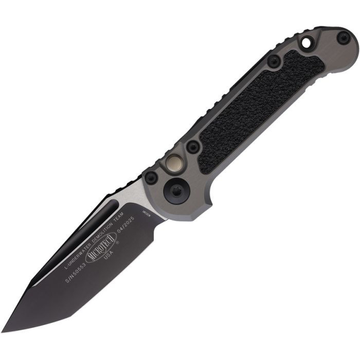 MCT11361NC Automatic opening. 4.5" (11.43cm) closed. 3.5" (8.89cm) two-tone finish Bohler M390MK stainless tanto blade. Gray aluminum handle with black traction insert. Lanyard hole. Pocket clip.