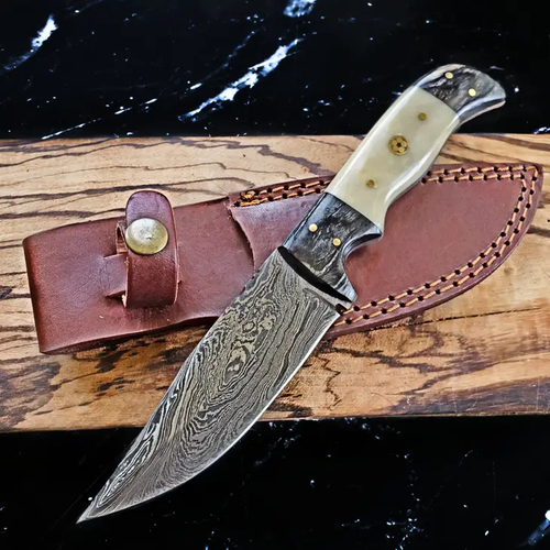 TITAN - Damascus Steel Hunting Knife