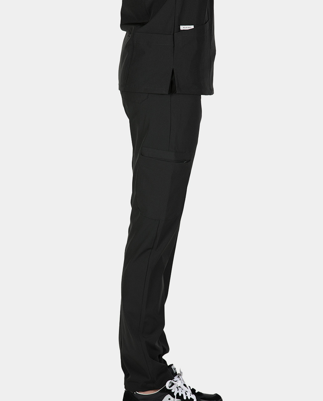 Buy FOREVER NEW Black Solid Polyester Tapered Fit Women's Formal Pants