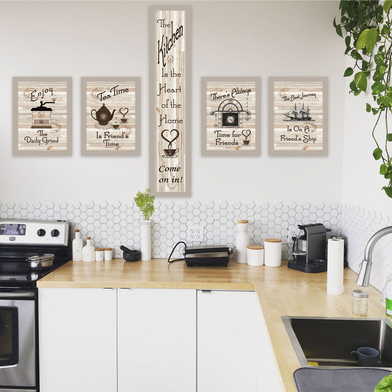 "Kitchen Friendship Collection" in sandcolor frames