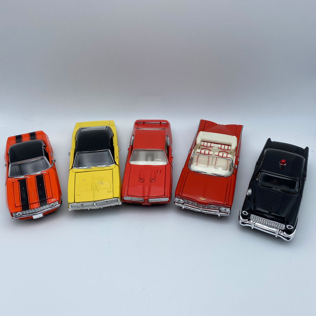 5- Road Champs Metal 1:43 size car
