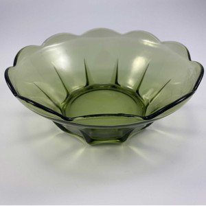 Green glass bowl Image:© Modern2Historic Green glass bowl Image:© Modern2Historic