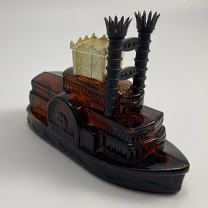 Avon Steamboat Bottle Image:© Modern2Historic Avon Steamboat Bottle Image:© Modern2Historic