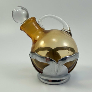 Farber Brothers decanter with glass stopper. Image: © Modern2Historic Farber Brothers decanter with glass stopper. Image: © Modern2Historic