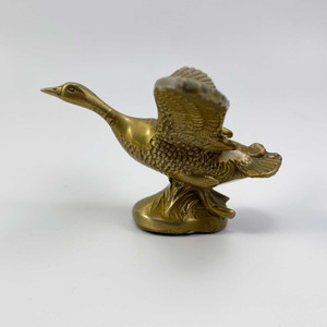 Vintage Solid Brass
Bird in Flight Figurine: Image © Modern2Historic Vintage Solid Brass
Bird in Flight Figurine: Image © Modern2Historic