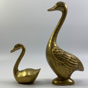 Two Brass Swans, image ©️ Modern2Historic Two Brass Swans, image ©️ Modern2Historic