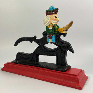 Cast Iron soldier nutcracker Image: © Modern2Historic Cast Iron soldier nutcracker Image: © Modern2Historic