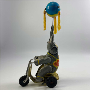 Circus Elephant Riding a Tricycle. Image: © Modern2Historic Circus Elephant Riding a Tricycle. Image: © Modern2Historic