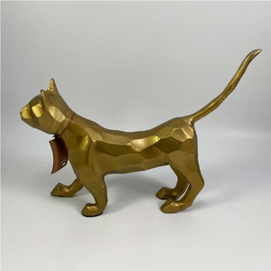 Geometric Metal Cat Sculpture. Image: © Modern2Historic Geometric Metal Cat Sculpture. Image: © Modern2Historic