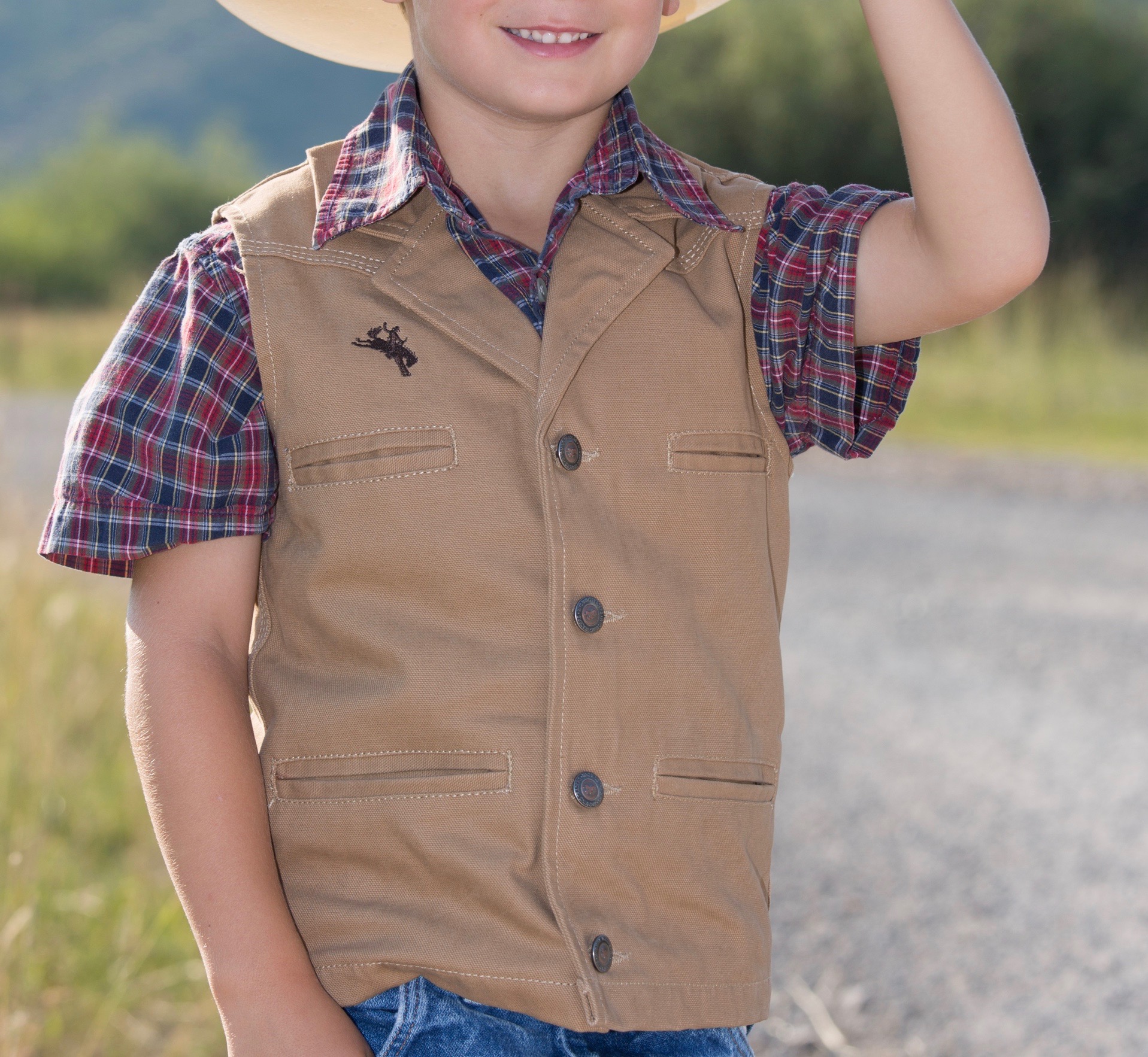 Kids Wyoming Traders, Bronco Canvas Vest, Tan