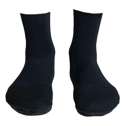 MAKO makes our free diving wetsuit socks out of the best and most expensive Yamamoto neoprene material in the world.
