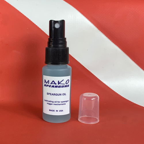The MAKO Spearguns mechanism oil lubricant spray keeps your trigger mechanisms operating smoothly.
