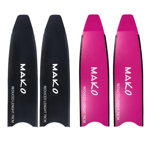 A side-by-side comparison of black and pink MAKO “Slightly Shorter” Pro Fiberglass Freedive Blades, showcasing their hydrodynamic shape and compact 70cm length for improved control and performance.
