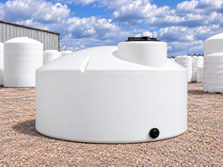 Norwesco 1100 Gallon White 1.5 SG Vertical Liquid Storage Tank (N-40070), 87 in dia x 53 in H