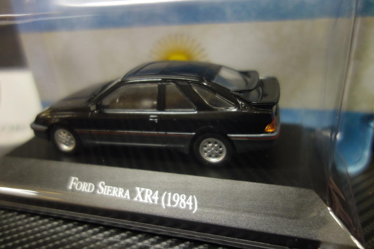 Modèle Réduit 1/43 FORD SIERRA XR4 1984 Noire - Collection Salvat 'Autos Inolvidables', Boîte Jumajo