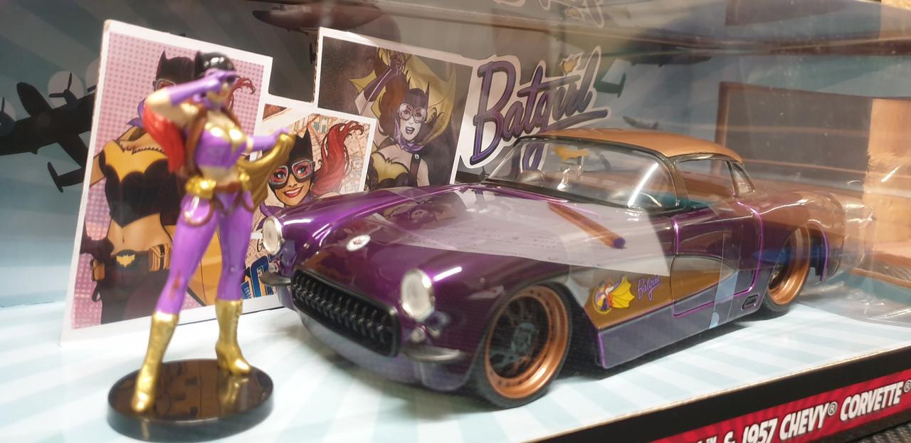 Batgirl & 1957 Chevy Corvette - DC Comics Bombshells