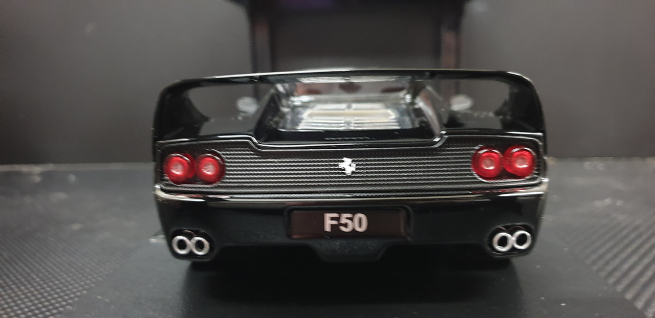 Voiture de collection ferrari f 50 hard top 1995 burango 1/24 - Label Emmaüs