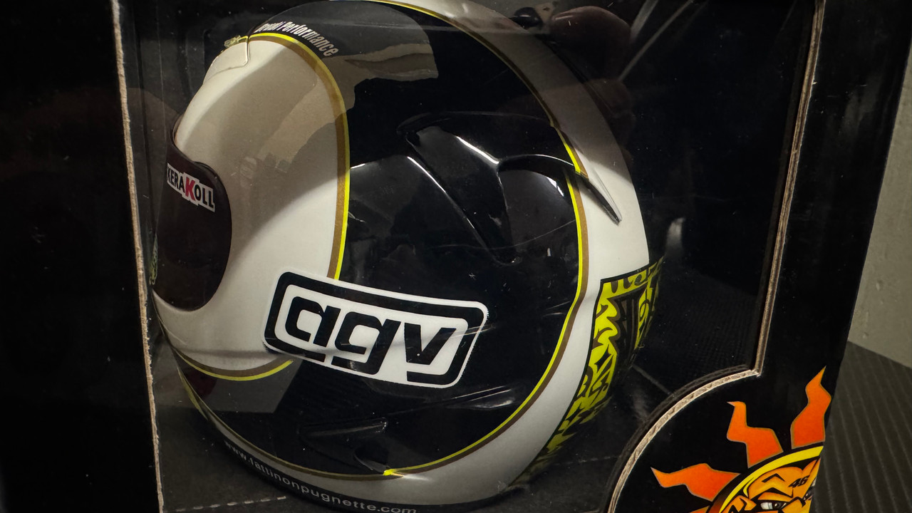 AGV - CASCO HELMET VALENTINO ROSSI MOTO GP 2006 AGV - CASCO HELMET VALENTINO ROSSI MOTO GP 2006