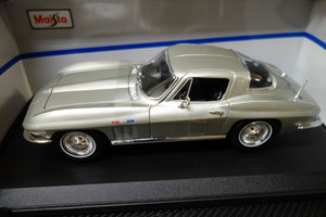 Chevrolet Corvette Stingray Silver