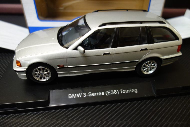 BMW 3 series E36 Touring Silver