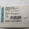 SIEMENS 3SB3203-0AA21 NON-ILLUMINATED RED PUSHBUTTON  - NEW