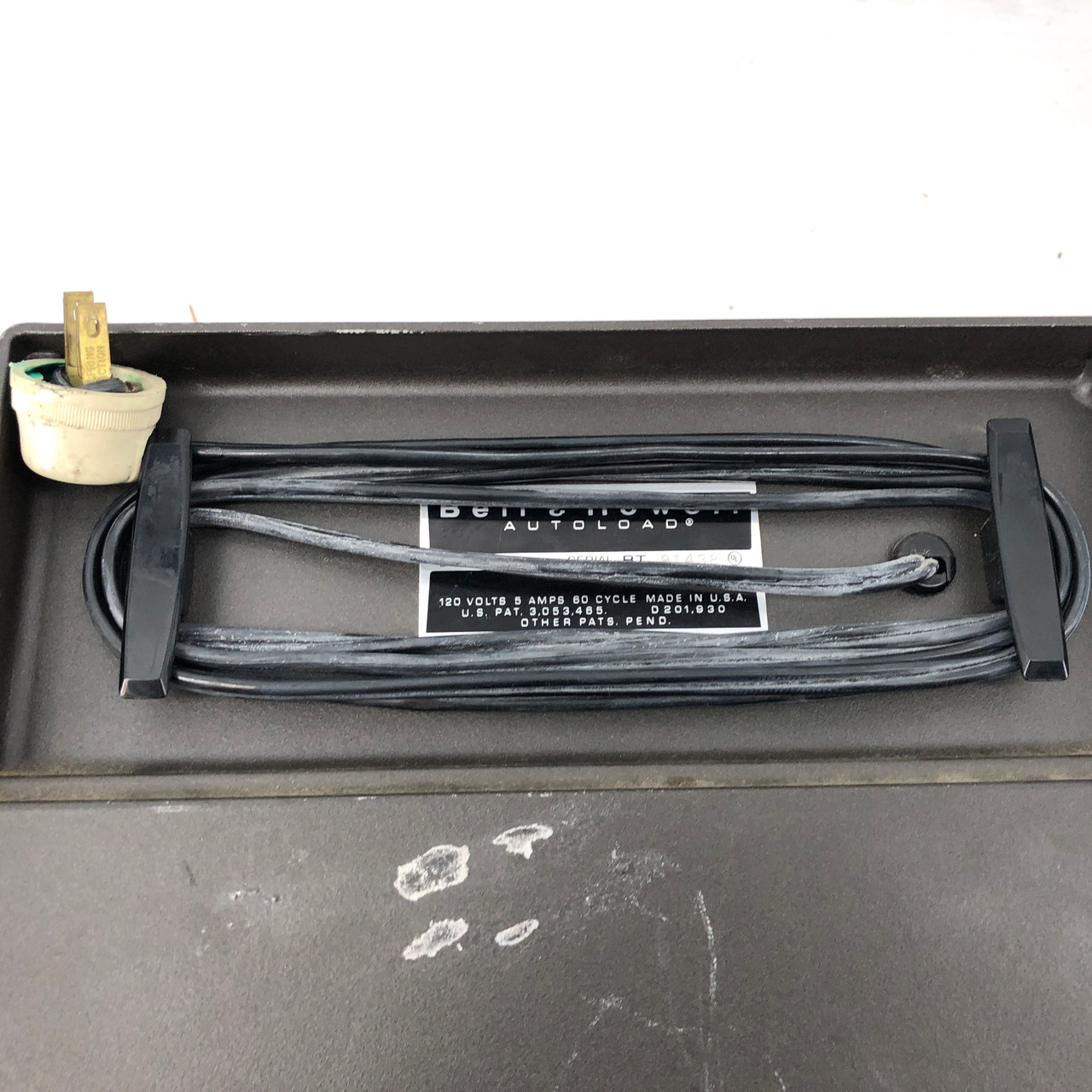 BELL & HOWELL 456A AUTOLOAD SUPER 8 AND 8MM FILM POJECTOR- READ