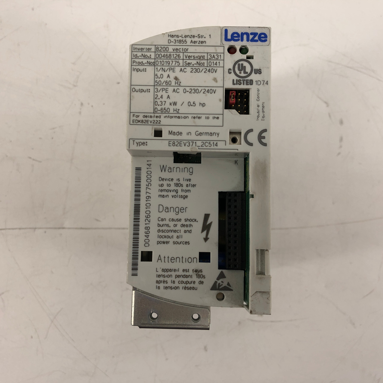 LENZE E82EV371_2C514 (E82EV371K-2C514) VECTOR INVERTER 3/PE AC 0-230/240V 2.4A