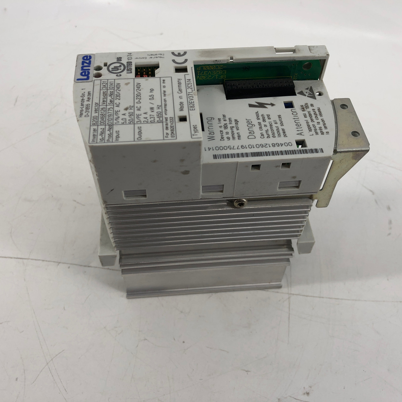 LENZE E82EV371_2C514 (E82EV371K-2C514) VECTOR INVERTER 3/PE AC 0-230/240V 2.4A