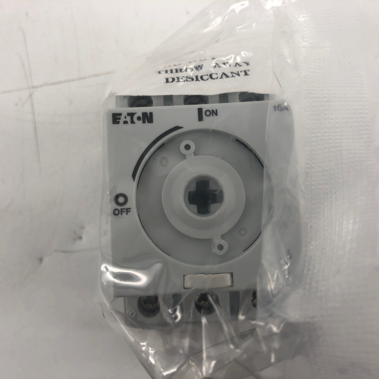 EATON R5A3016U ROTARY DISCONNECT 16A 3 POLE 600VAC A FRAME NON-FUSIBLE- NEW