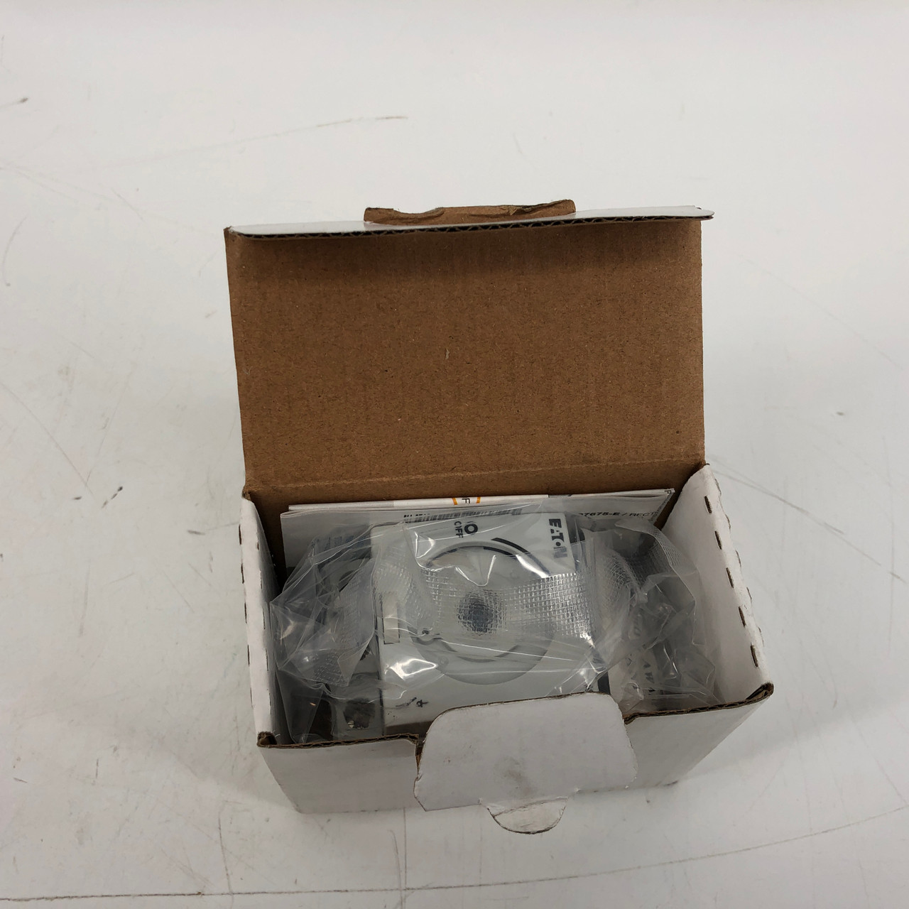 EATON R5A3016U ROTARY DISCONNECT 16A 3 POLE 600VAC A FRAME NON-FUSIBLE- NEW