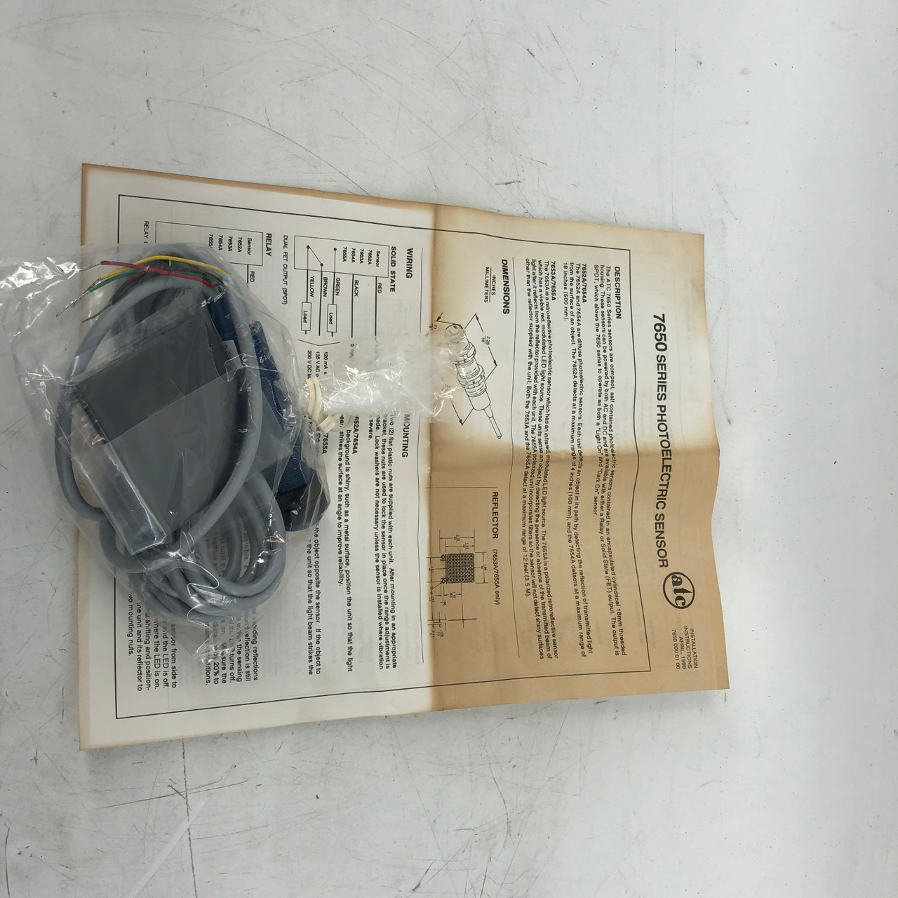 ATC 7655AR04F12S PHOTOELECTRIC SENSOR WITH REFLECTOR - NEW