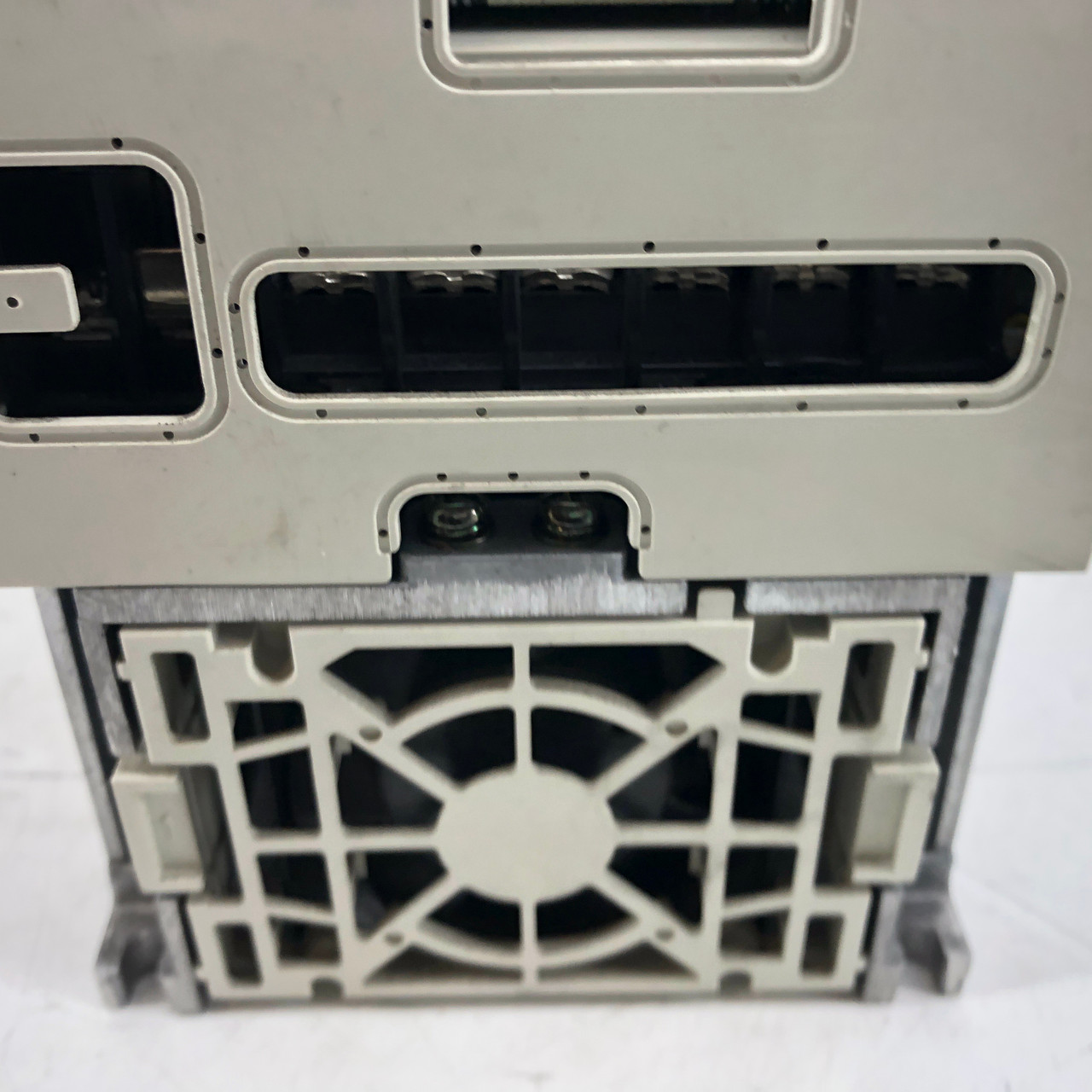 Mitsubishi FR-E520-1.5K-NA Transistorized Frequency Inverter 2HP 8A 200-240V