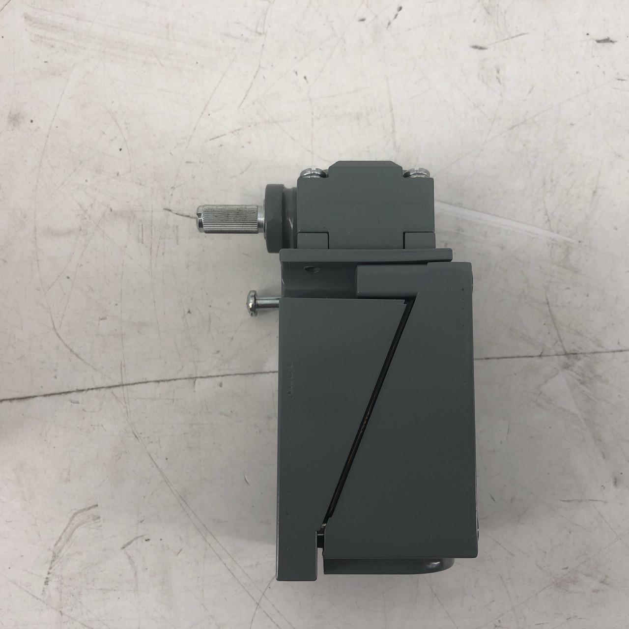 ALLEN-BRADLEY 802T-AP SERIES J OILTIGHT LIMIT SWITCH TYPE 4.13 - NEW