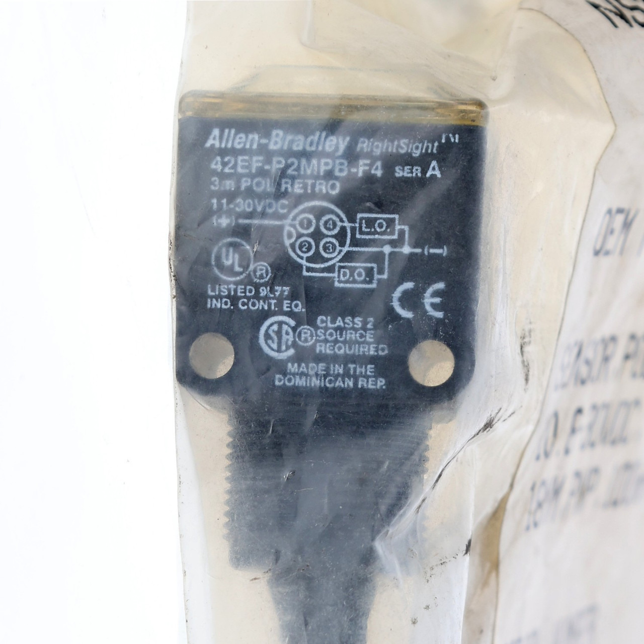 Allen Bradley 42EF-P2MPB-F4 SER A Polarized RetroReflective Sensor  3M  New