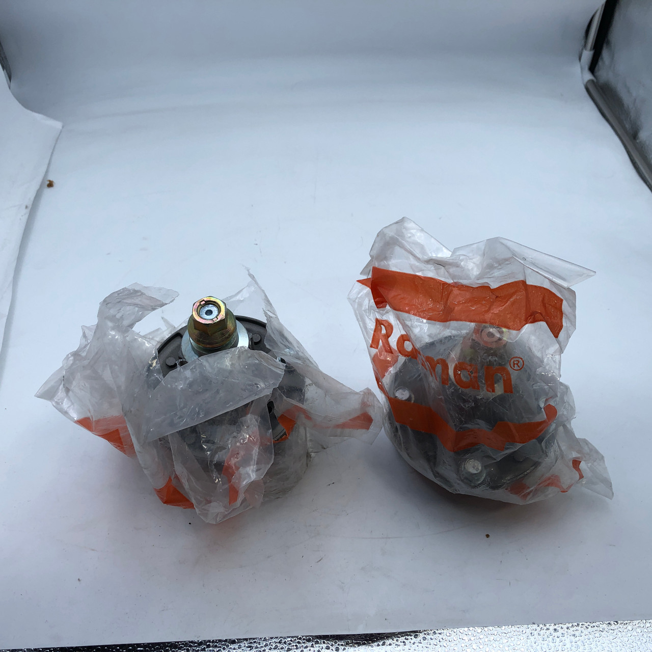 Raisman GY200509 Spindle Assembly for John Deere Riding Mower New QTY 2