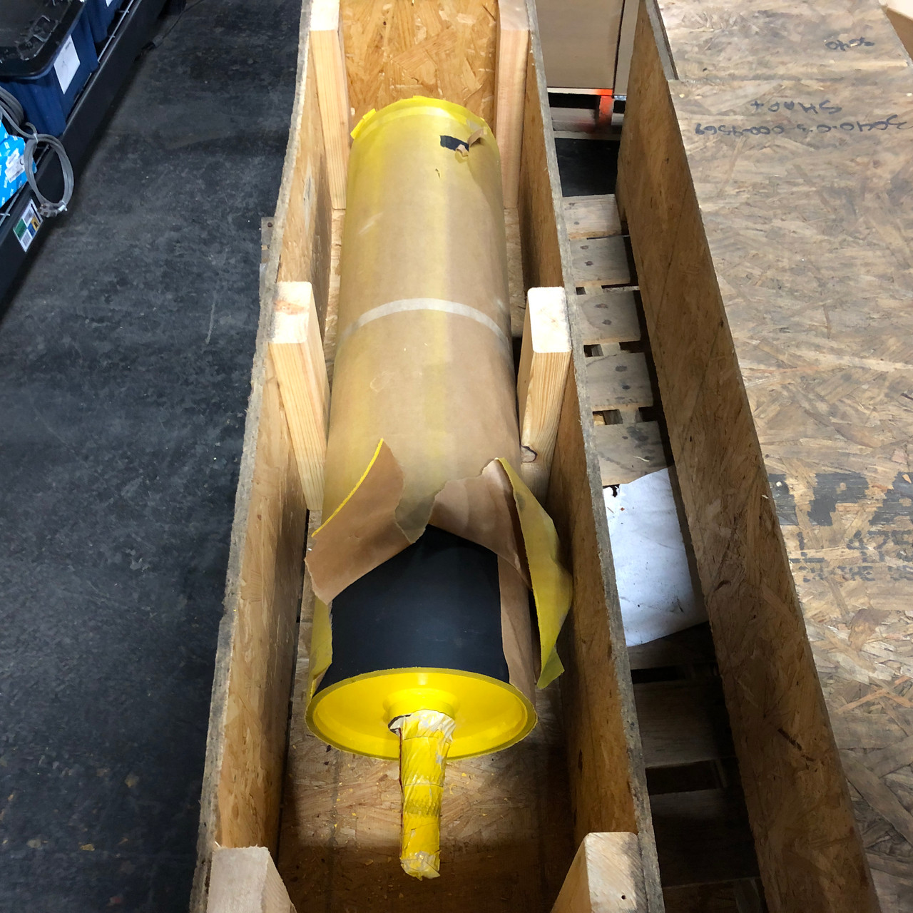 DEMATIC K006205WBE 33" SHELL NEOPRENE 40 5/16" LONG LAGGING TAIL PULLEY