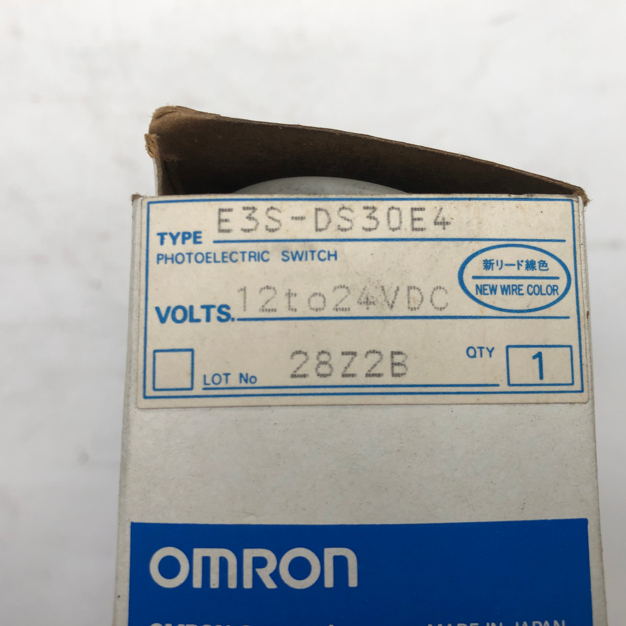 OMRON E3S-DS30E4 12/25VDC PHOTOELECTRIC SENSOR PRE-WIRED - NEW