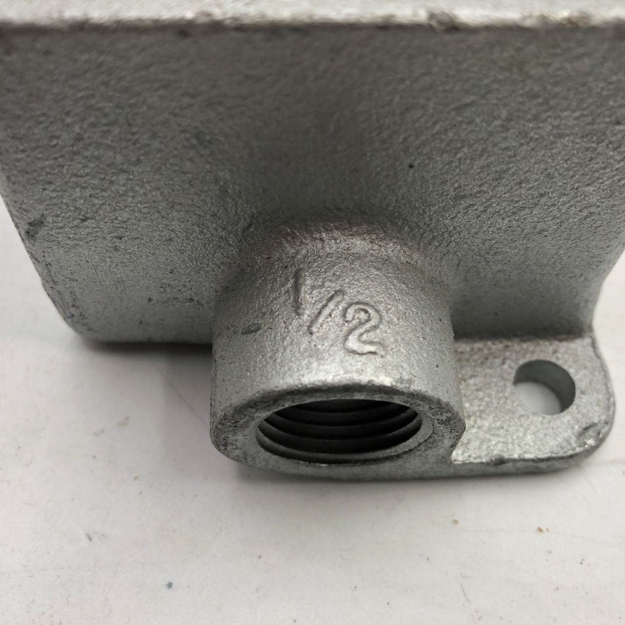 O-Z/GEDNEY FS150 Device Box Type FS Heavy Duty Shallow 1 Outlet 1 Gang NEW