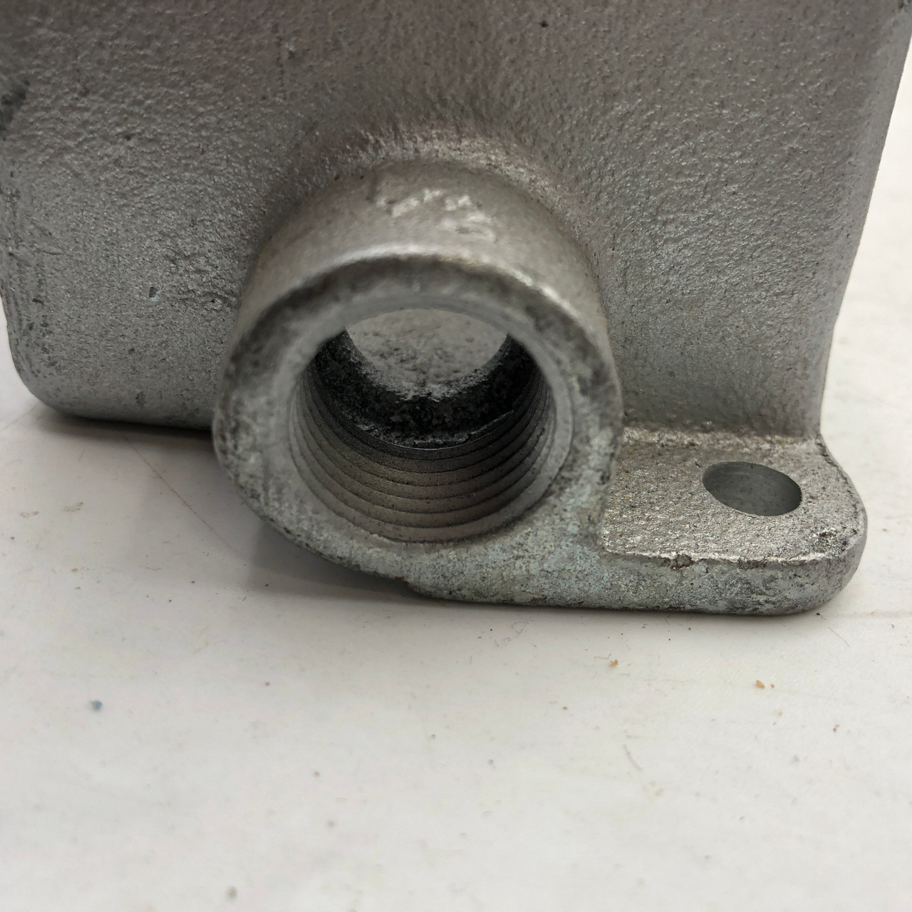 O-Z/GEDNEY FS150 Device Box Type FS Heavy Duty Shallow 1 Outlet 1 Gang NEW