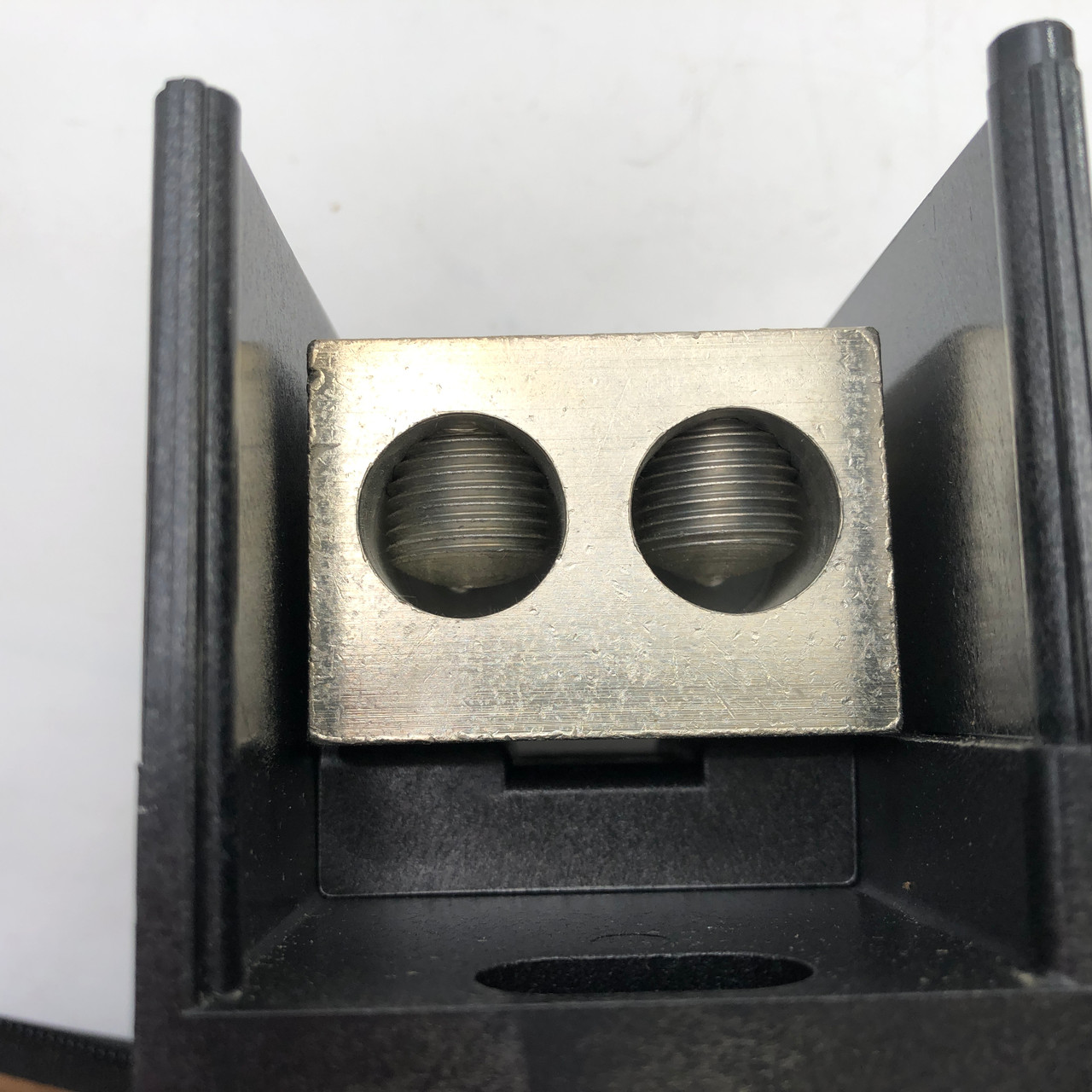 MERSEN MPDB69131 600V POWER DISTRIBUTION BLOCK - NEW
