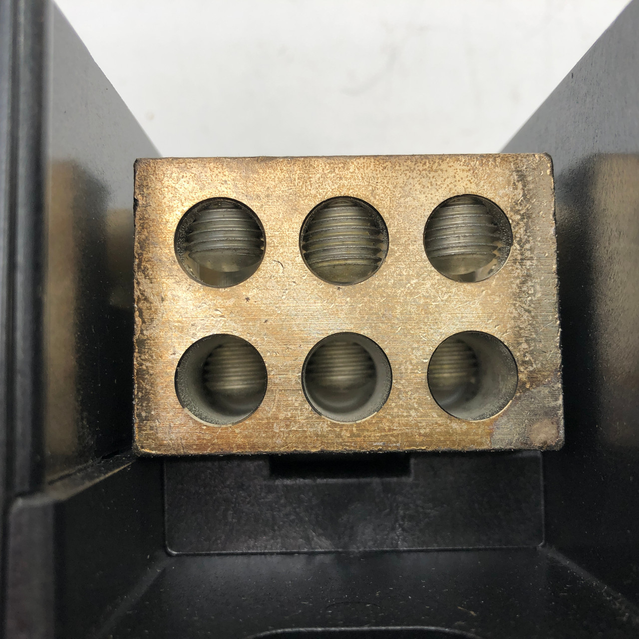 MERSEN MPDB69131 600V POWER DISTRIBUTION BLOCK - NEW
