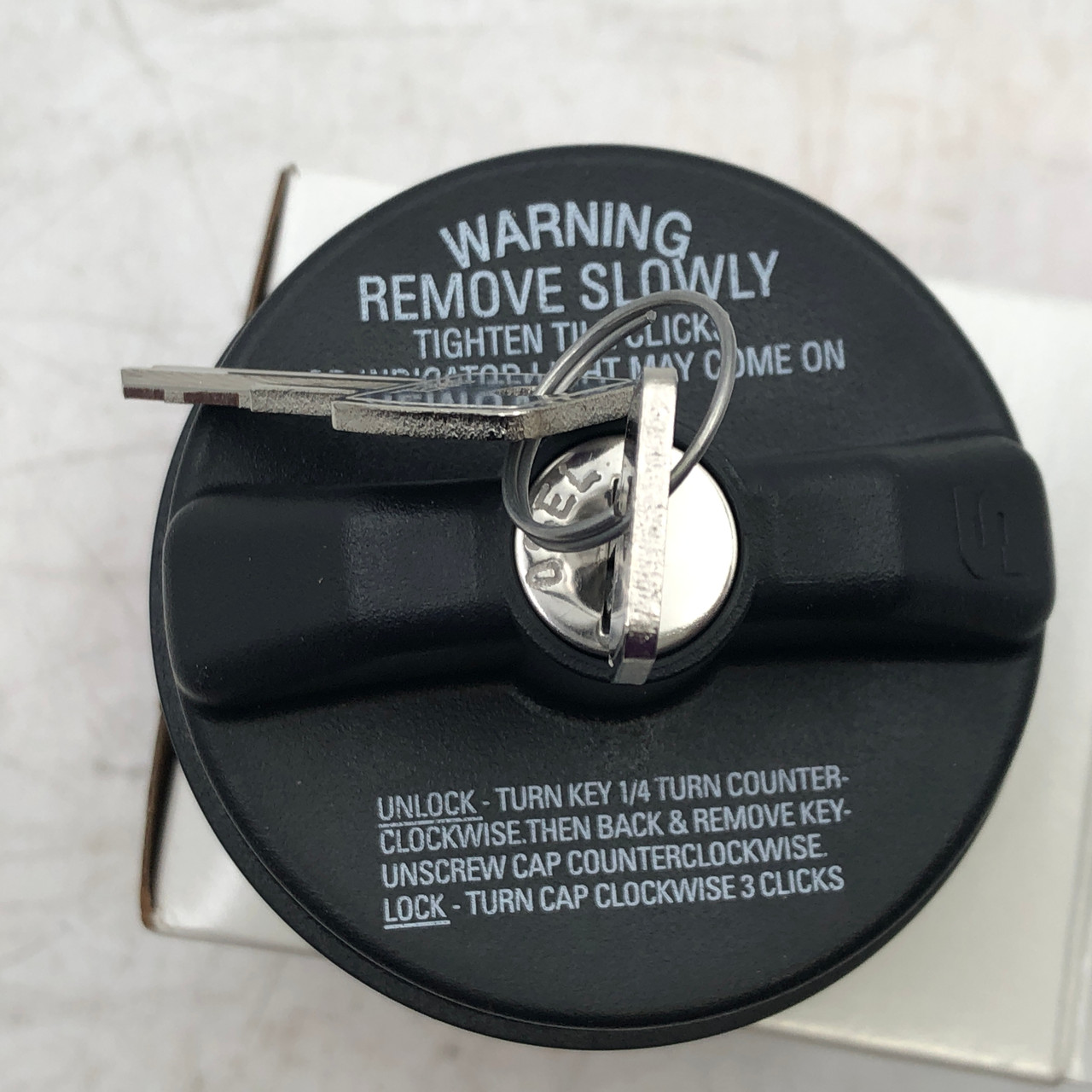 GATES 31778 LOCKING GAS CAP WITH TWO KEYS - NEW