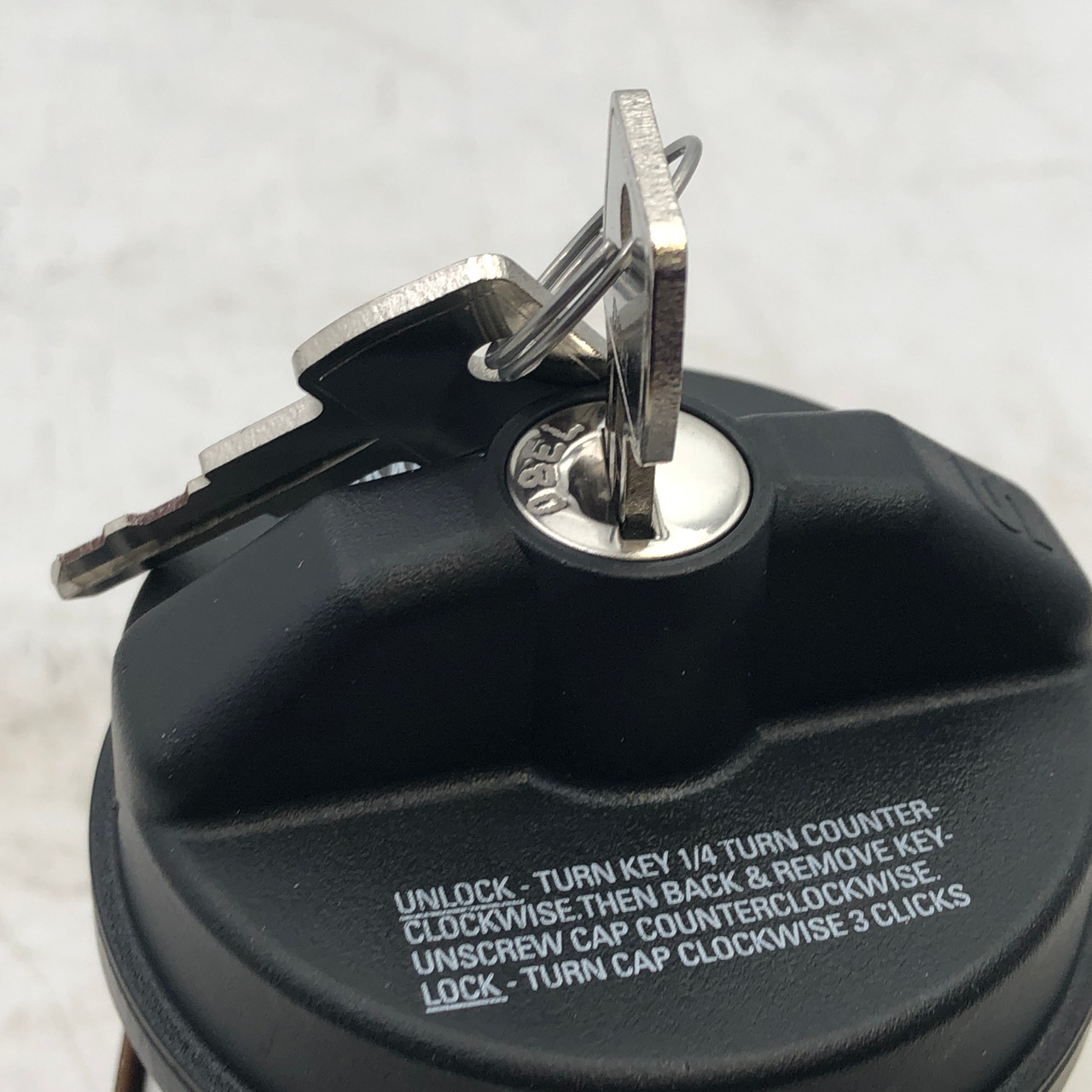 GATES 31778 LOCKING GAS CAP WITH TWO KEYS - NEW