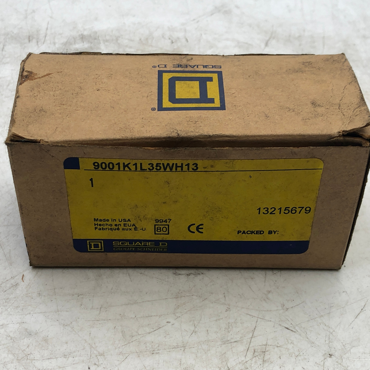 Square D 9001K1L35WH13 30 mm 10 Amp 600 VAC Push Button READ NEW