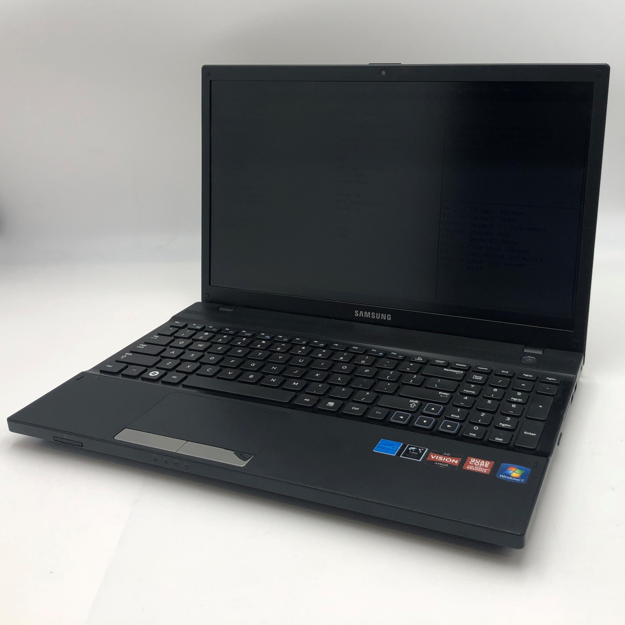 SAMSUNG NP305V5A - AMD A6 @ 1.60 GHZ | 4 GB RAM | 500 GB HDD