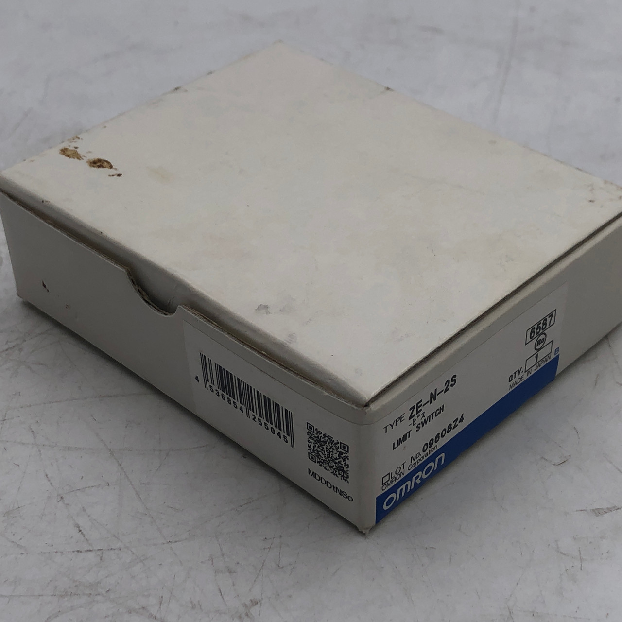 OMRON ZE-N-2S 15A 125/250VAC ENCLOSED LIMIT SWITCH - NEW