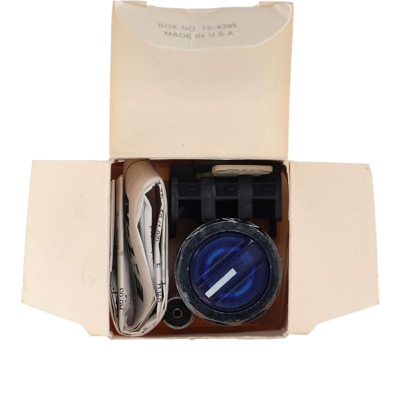 Cutler-Hammer E22SH6 3 POS Maintained Blue Illuminated Know SEL. Switch New