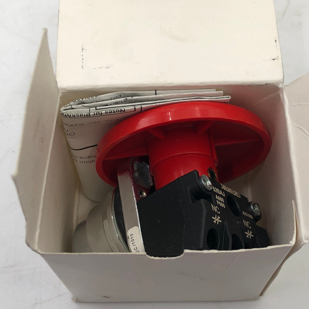 Siemens 2-1/2" Push-Pull Oiltight Red 2 Position Push Button 52PA2V2J - New
