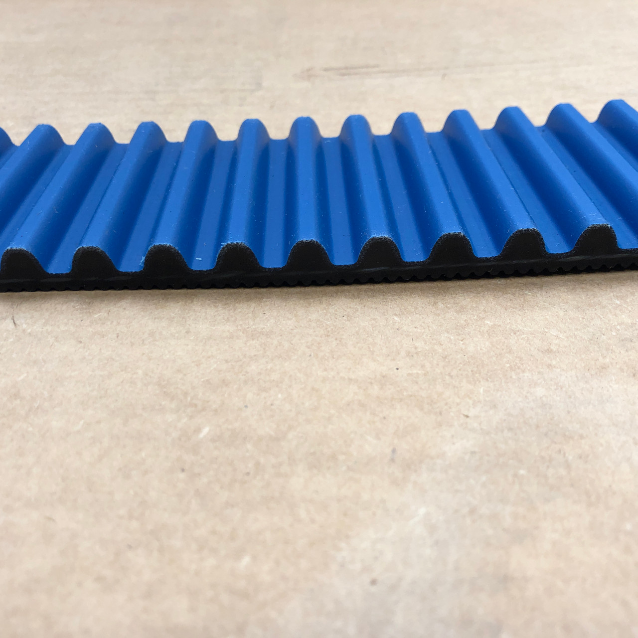 GATES 14MGT-1960-68 POLYCHAIN GT SYNCHRONOUS BELT - NEW